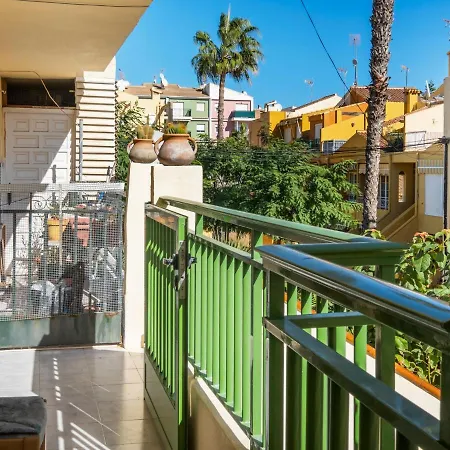 Cozy In With Balcony Апартаменты *