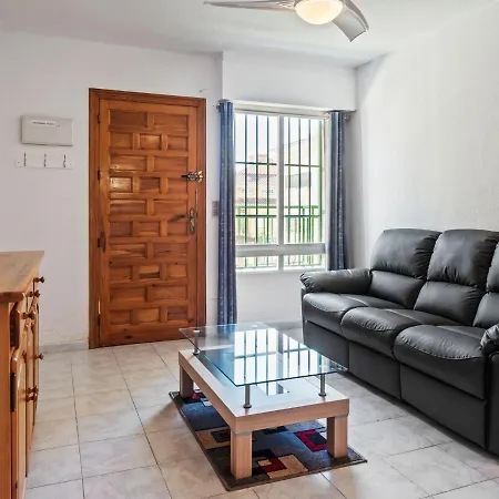 Апартаменты Cozy In With Balcony Торевьиа